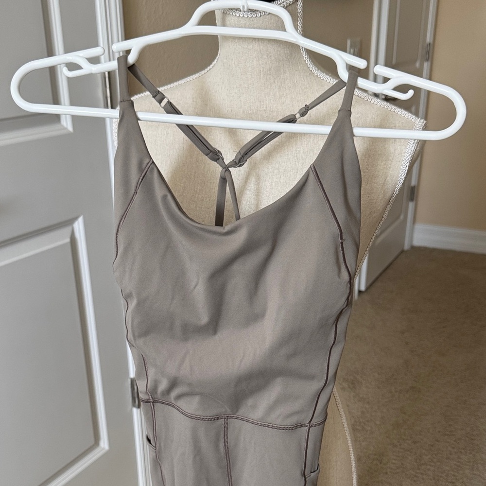 XS Calia Taupe Super Stretch